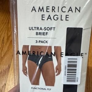 American Eagle Men’s Ultra-Soft Briefs in Black